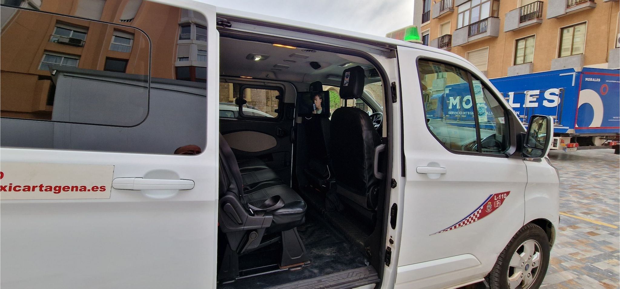 Acceso a taxi adaptado en Cartagena